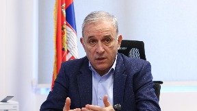 Besmislen razgovor s Vučićem